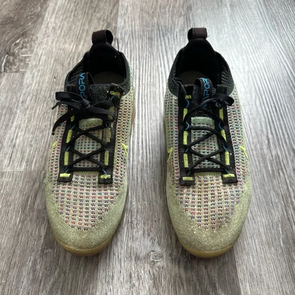 Nike multi-color vapormaxes - Picture 4 of 4